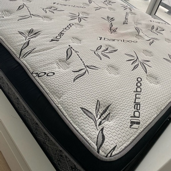 Queen bamboo mattress - 8 months used - Picture 2 of 2